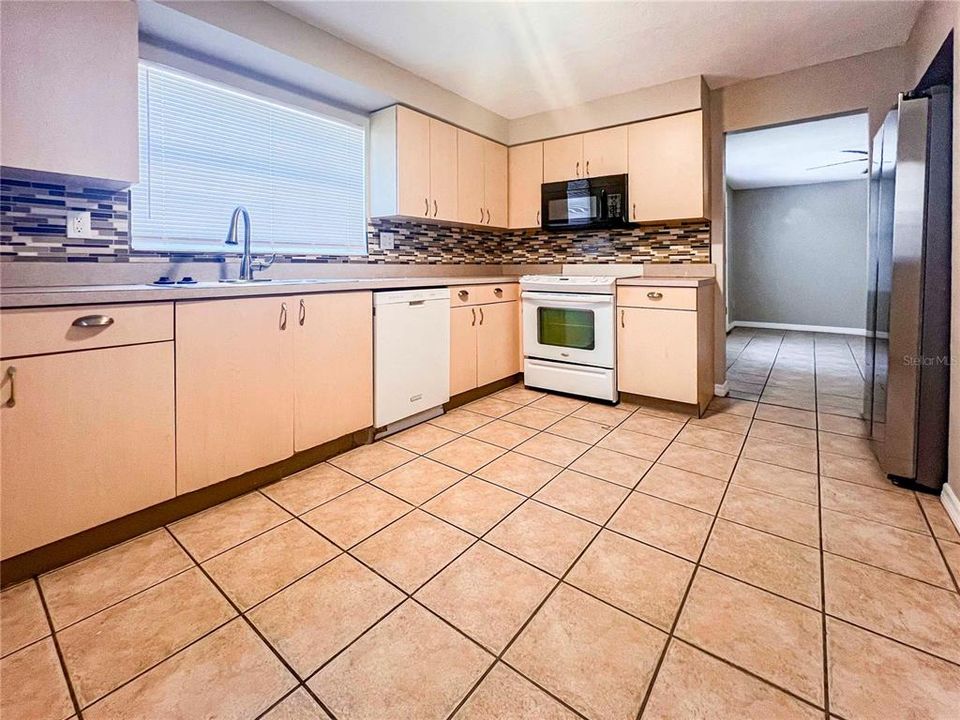 En Renta: $1,795 (3 camas, 2 baños, 920 Pies cuadrados)