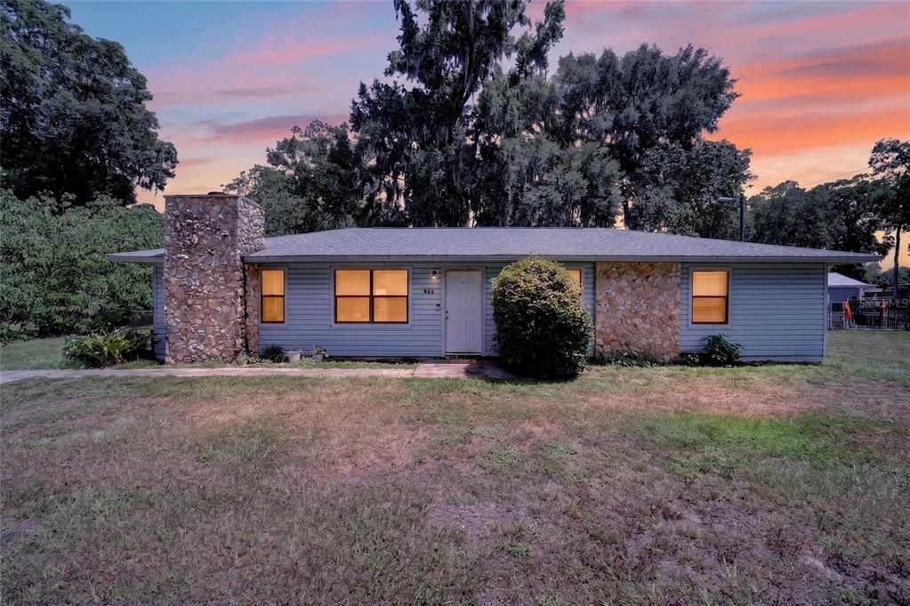 For Sale: $200,000 (3 beds, 2 baths, 1375 Square Feet)