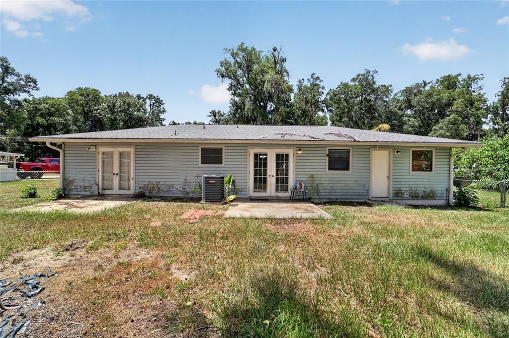 For Sale: $200,000 (3 beds, 2 baths, 1375 Square Feet)