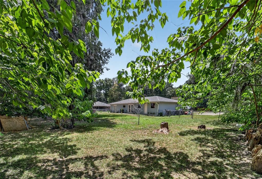 For Sale: $200,000 (3 beds, 2 baths, 1375 Square Feet)