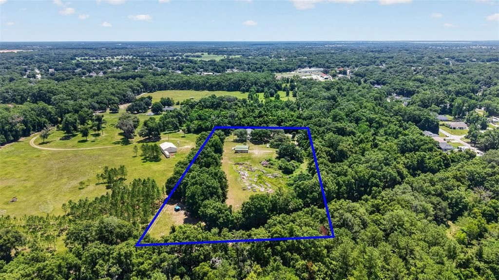 待售: $2,500,000 (5.13 acres)