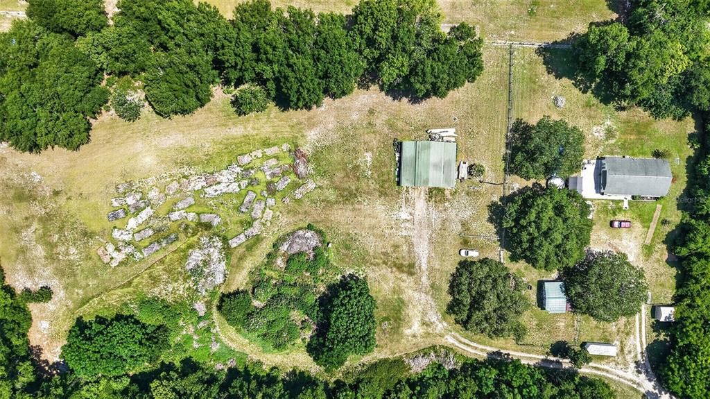 待售: $2,500,000 (5.13 acres)