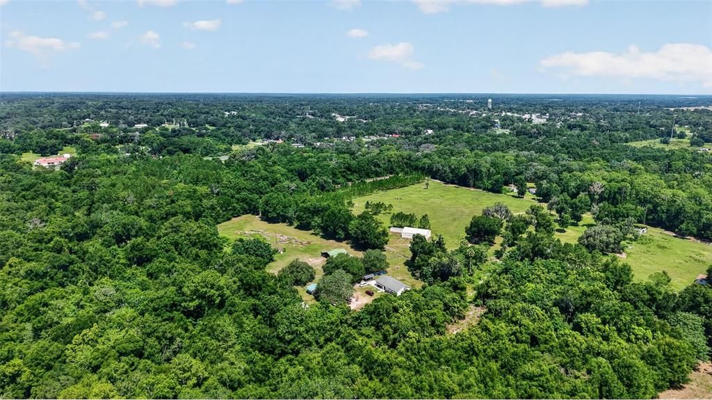 待售: $2,500,000 (5.13 acres)