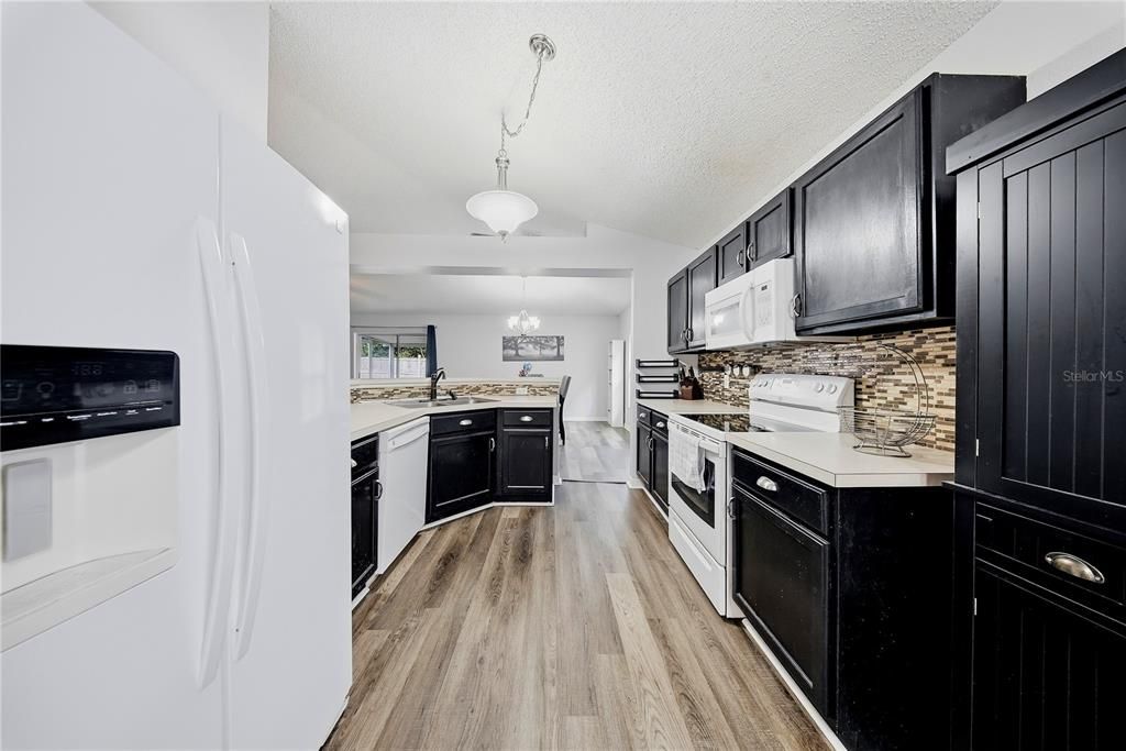 En Venta: $349,900 (3 camas, 2 baños, 1874 Pies cuadrados)