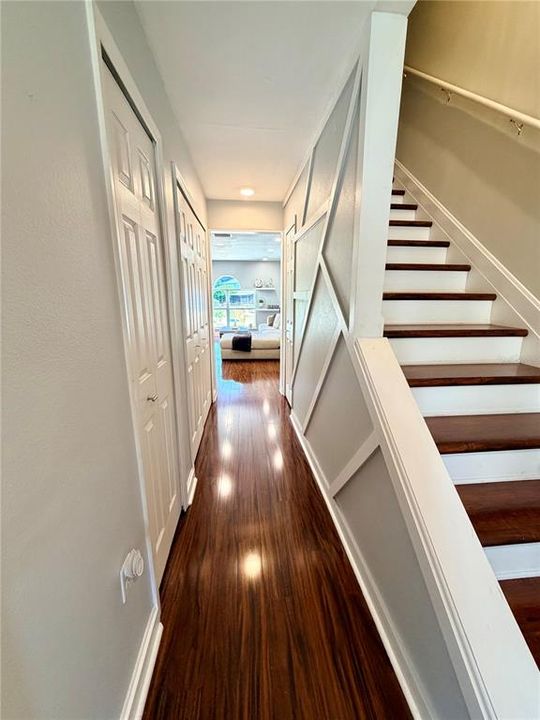 En Venta: $405,000 (4 camas, 2 baños, 1944 Pies cuadrados)