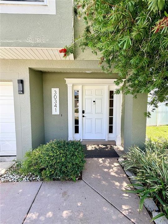 En Venta: $405,000 (4 camas, 2 baños, 1944 Pies cuadrados)