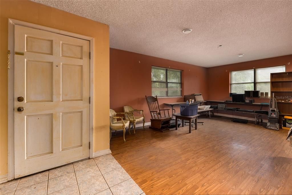 For Sale: $225,000 (3 beds, 2 baths, 1920 Square Feet)