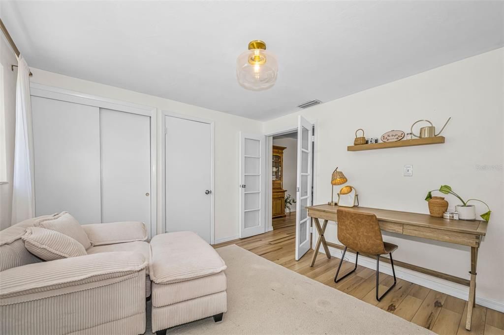Active With Contract: $435,000 (3 beds, 2 baths, 1227 Square Feet)