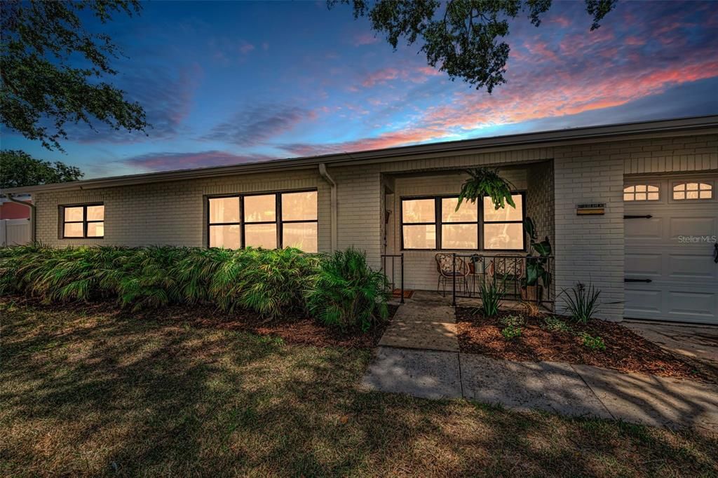 Active With Contract: $435,000 (3 beds, 2 baths, 1227 Square Feet)