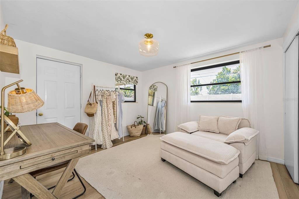 Active With Contract: $435,000 (3 beds, 2 baths, 1227 Square Feet)