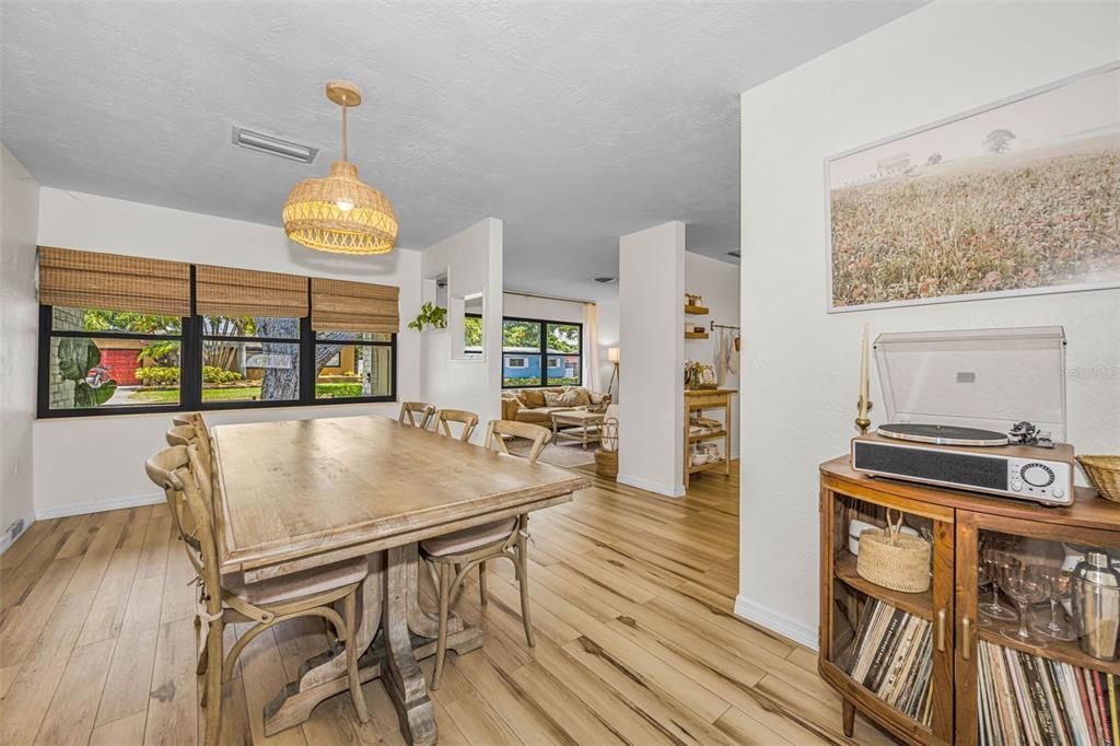 Active With Contract: $435,000 (3 beds, 2 baths, 1227 Square Feet)