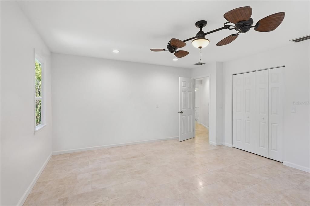 En Venta: $1,150,000 (4 camas, 3 baños, 2782 Pies cuadrados)