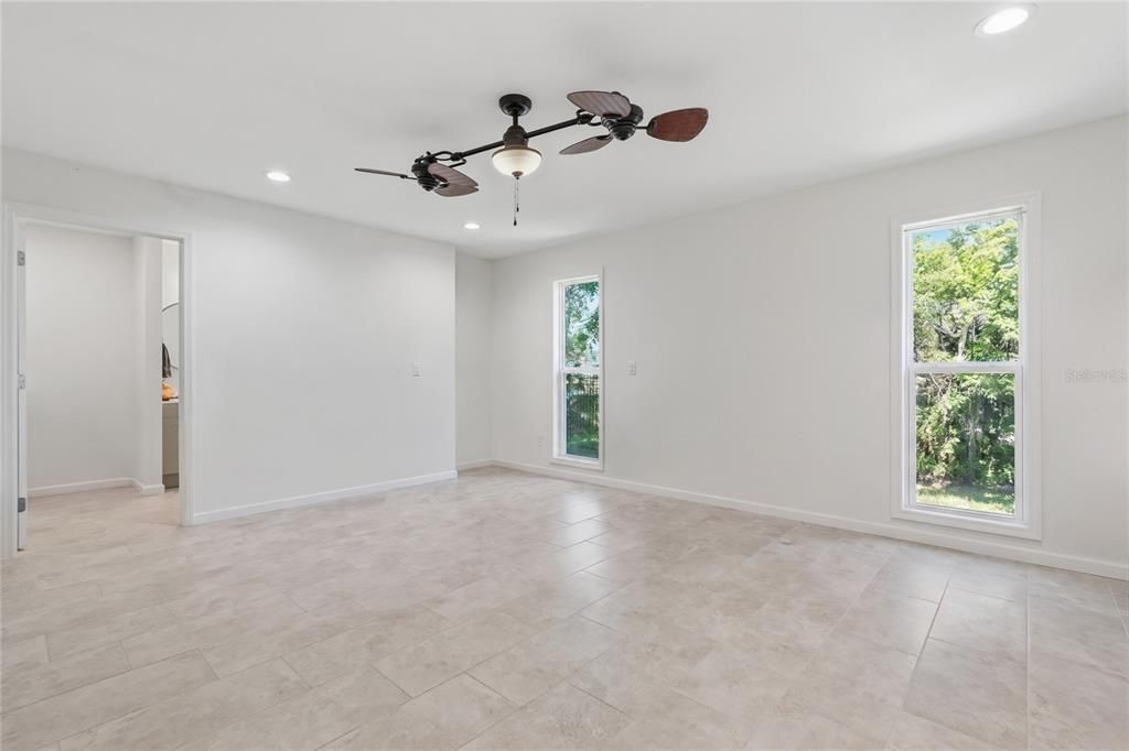 En Venta: $1,150,000 (4 camas, 3 baños, 2782 Pies cuadrados)