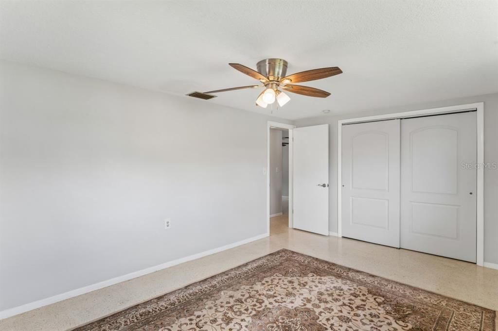 For Sale: $249,000 (2 beds, 1 baths, 1113 Square Feet)
