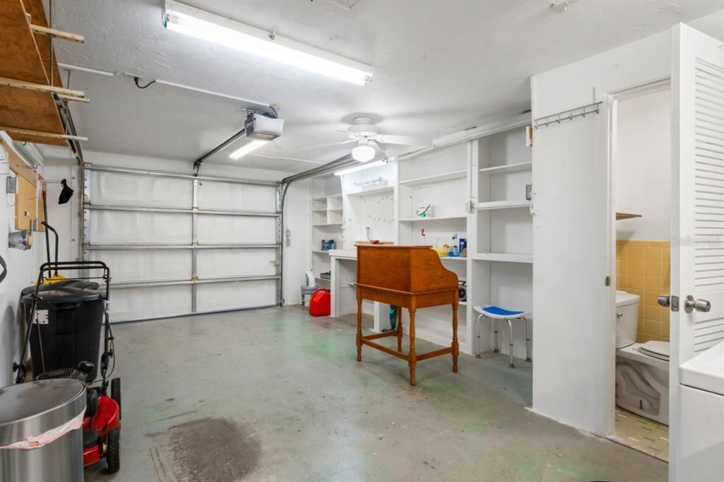 For Sale: $249,000 (2 beds, 1 baths, 1113 Square Feet)
