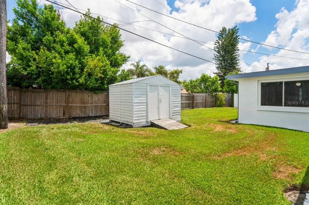 For Sale: $249,000 (2 beds, 1 baths, 1113 Square Feet)