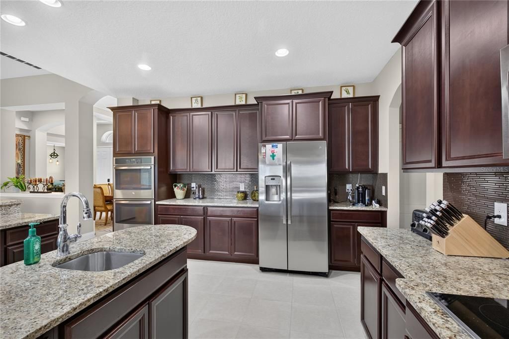 En Venta: $859,000 (5 camas, 4 baños, 3570 Pies cuadrados)