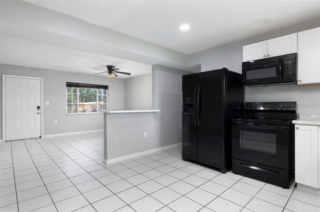 В аренду: $2,795 (4 спален, 2 ванн, 1259 Квадратных фут)