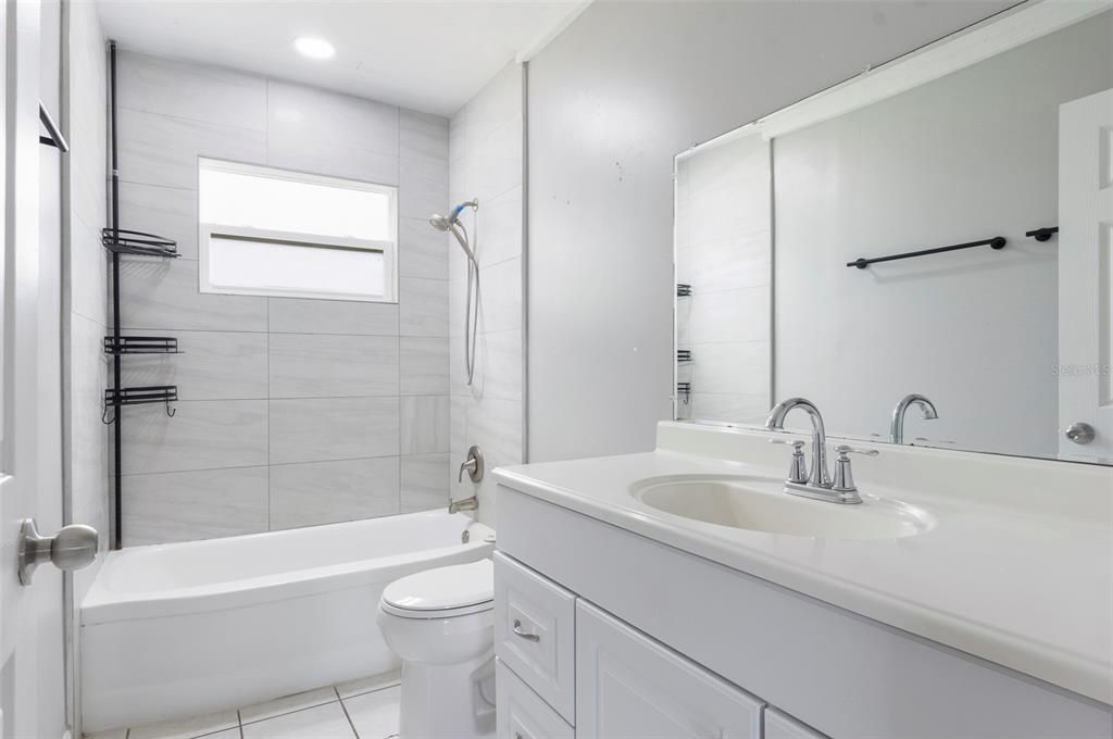 В аренду: $2,795 (4 спален, 2 ванн, 1259 Квадратных фут)