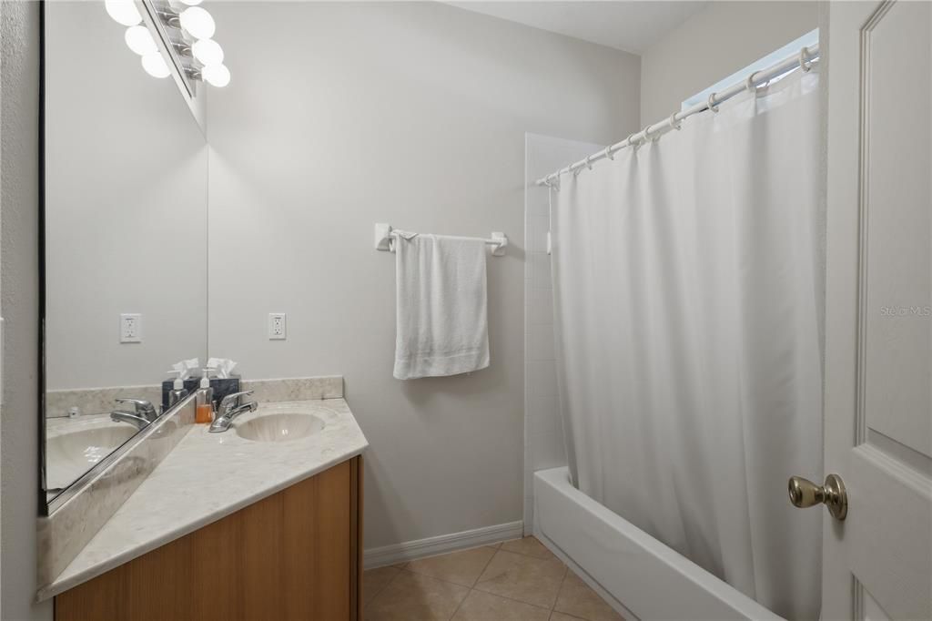 En Venta: $349,900 (2 camas, 2 baños, 1760 Pies cuadrados)