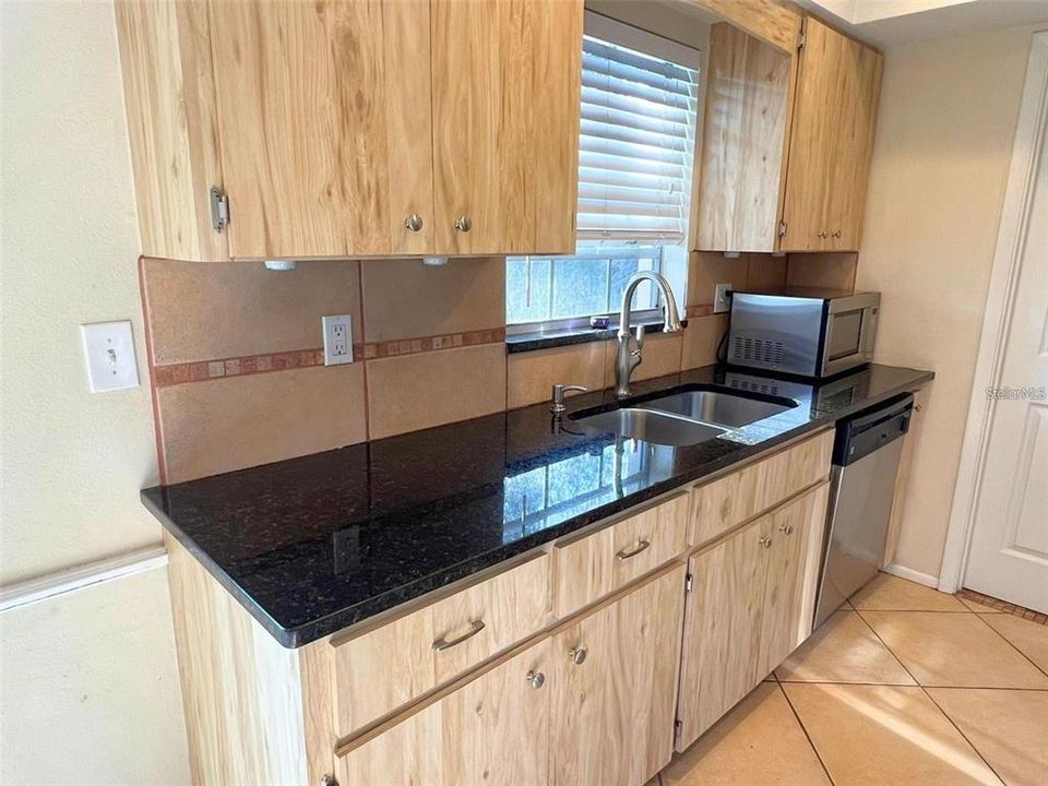 В аренду: $2,500 (3 спален, 1 ванн, 1250 Квадратных фут)