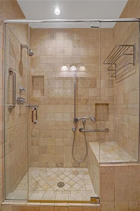 В аренду: $9,900 (3 спален, 3 ванн, 2261 Квадратных фут)