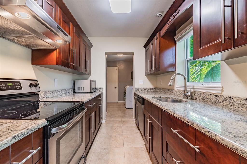 В аренду: $2,800 (2 спален, 2 ванн, 1200 Квадратных фут)