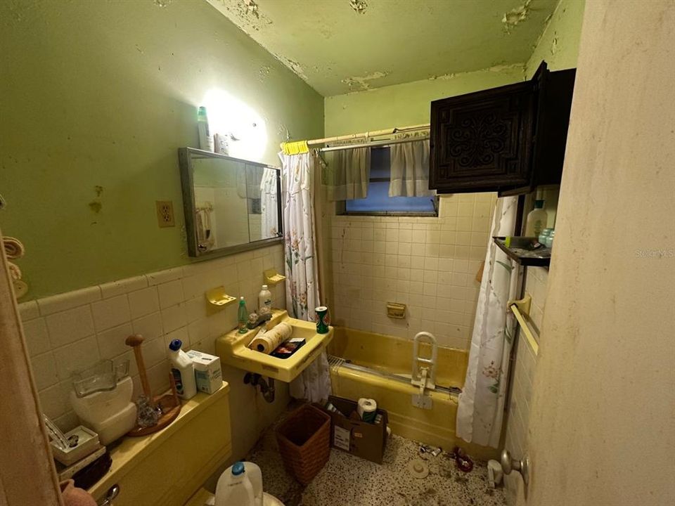 На продажу: $139,000 (2 спален, 1 ванн, 962 Квадратных фут)
