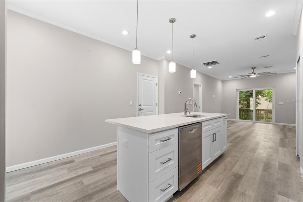 For Sale: $380,000 (3 beds, 2 baths, 1246 Square Feet)