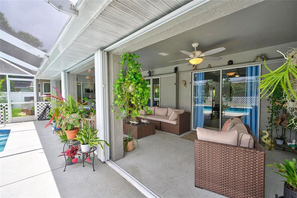 Activo con contrato: $379,000 (3 camas, 2 baños, 1758 Pies cuadrados)