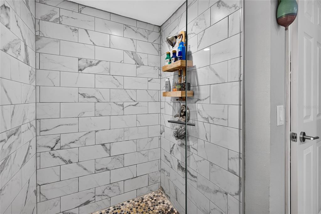 Activo con contrato: $379,000 (3 camas, 2 baños, 1758 Pies cuadrados)