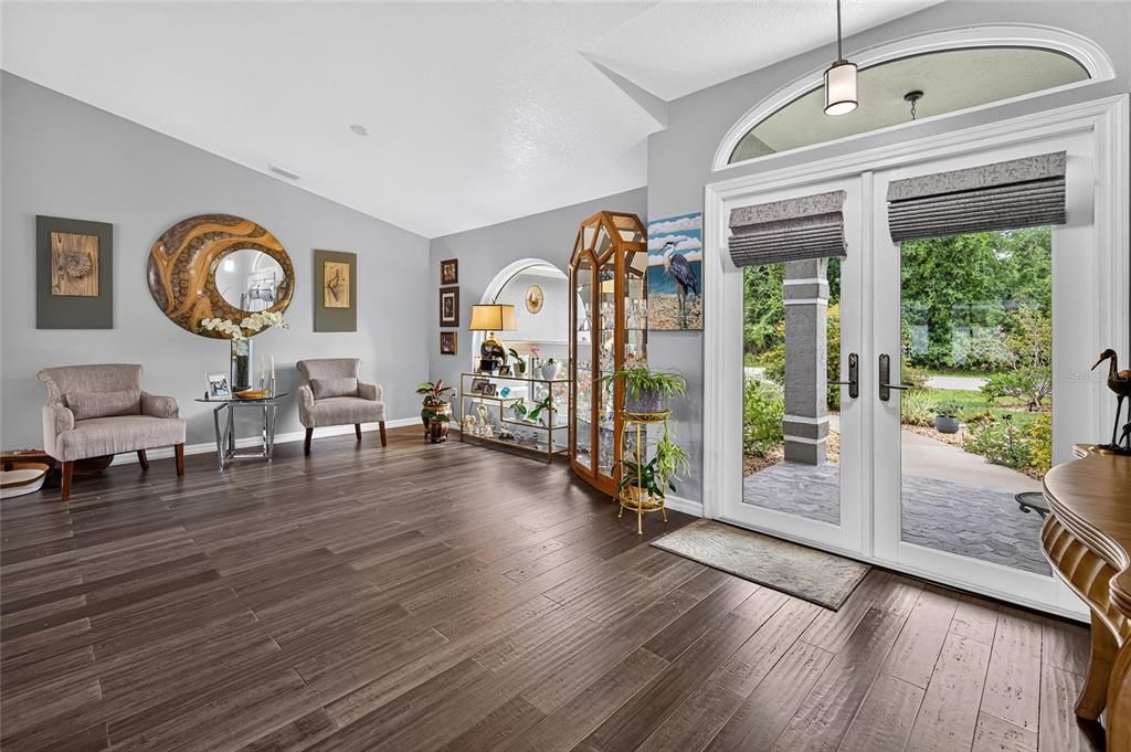 Activo con contrato: $379,000 (3 camas, 2 baños, 1758 Pies cuadrados)