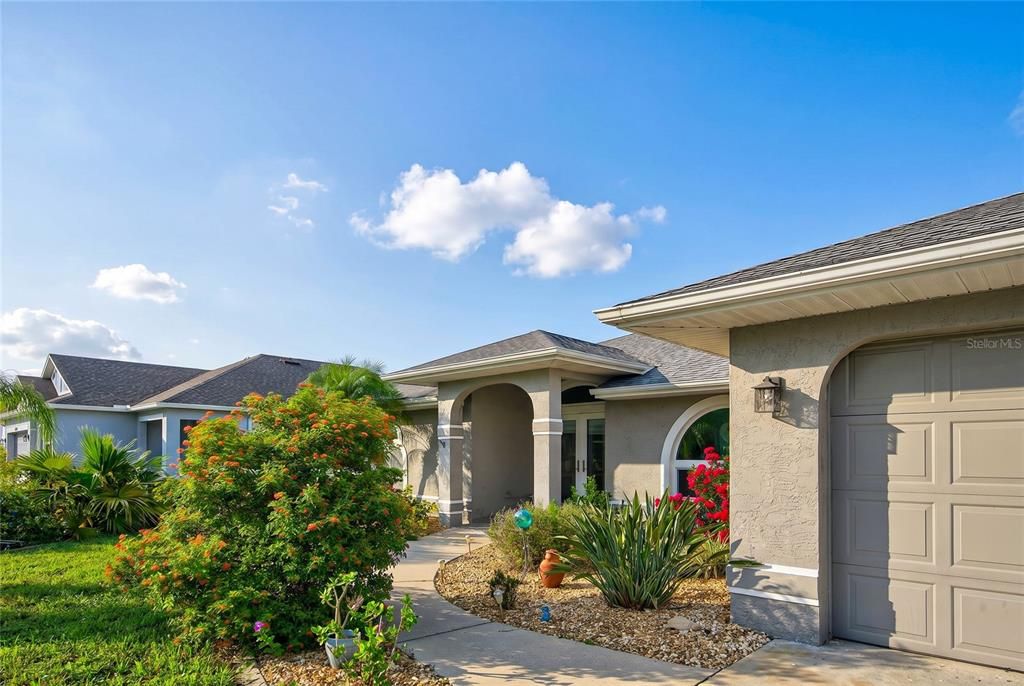 Activo con contrato: $379,000 (3 camas, 2 baños, 1758 Pies cuadrados)