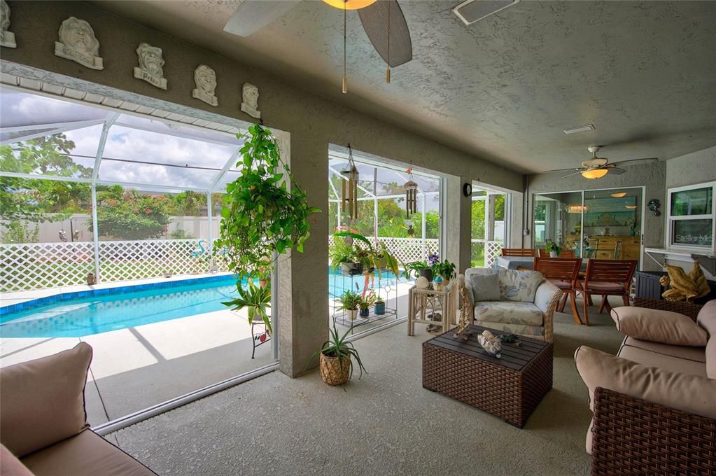 Activo con contrato: $379,000 (3 camas, 2 baños, 1758 Pies cuadrados)