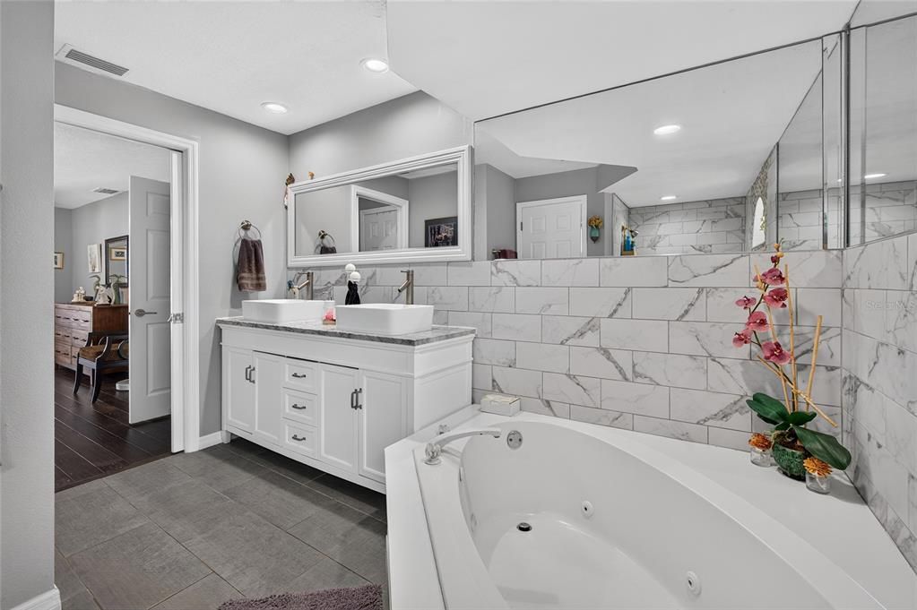 Activo con contrato: $379,000 (3 camas, 2 baños, 1758 Pies cuadrados)