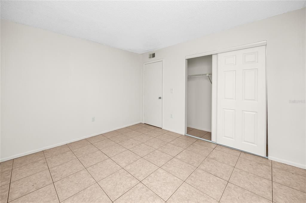 For Sale: $145,000 (2 beds, 2 baths, 1060 Square Feet)