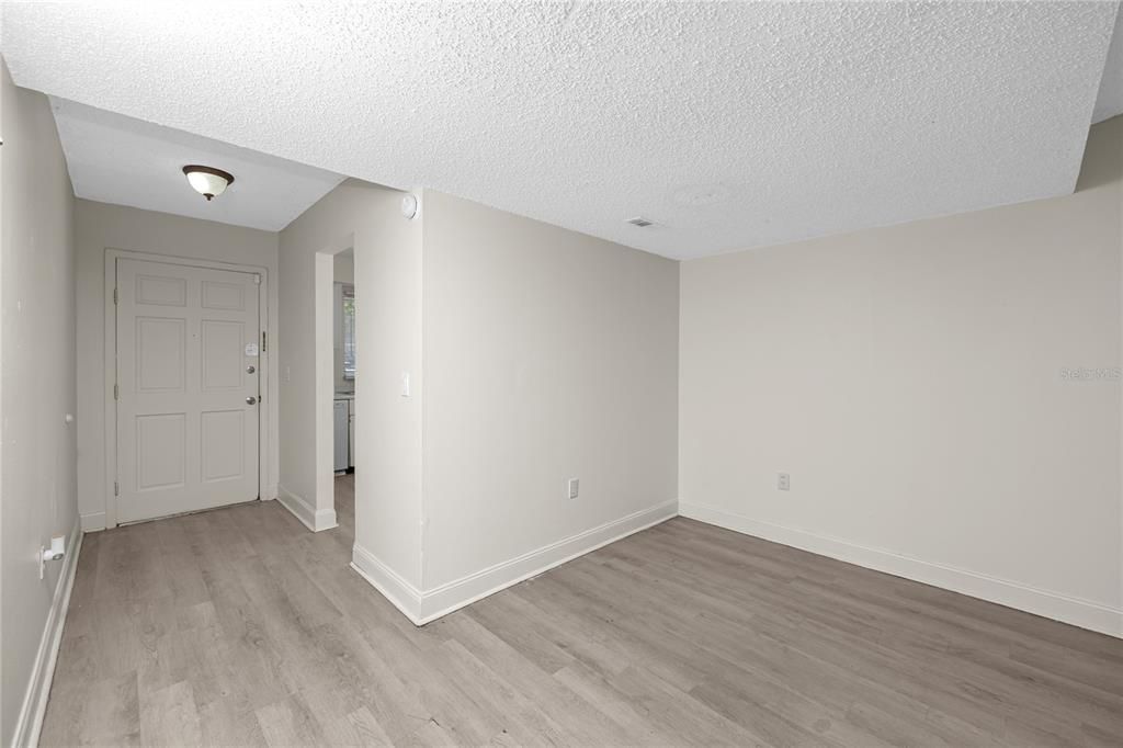 For Sale: $145,000 (2 beds, 2 baths, 1060 Square Feet)