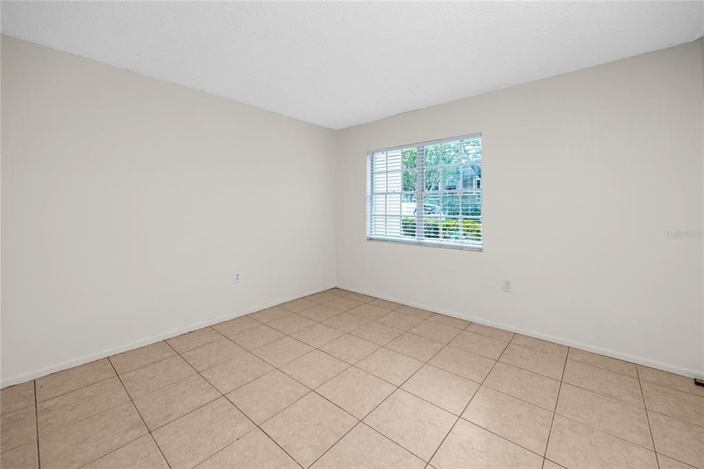 For Sale: $145,000 (2 beds, 2 baths, 1060 Square Feet)