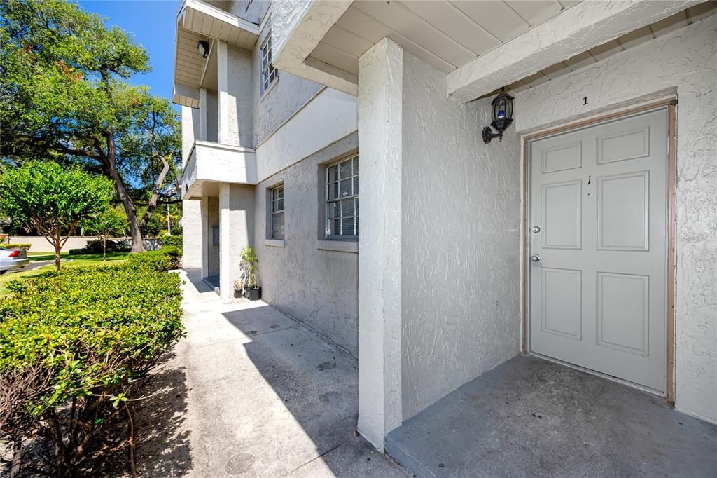 For Sale: $145,000 (2 beds, 2 baths, 1060 Square Feet)