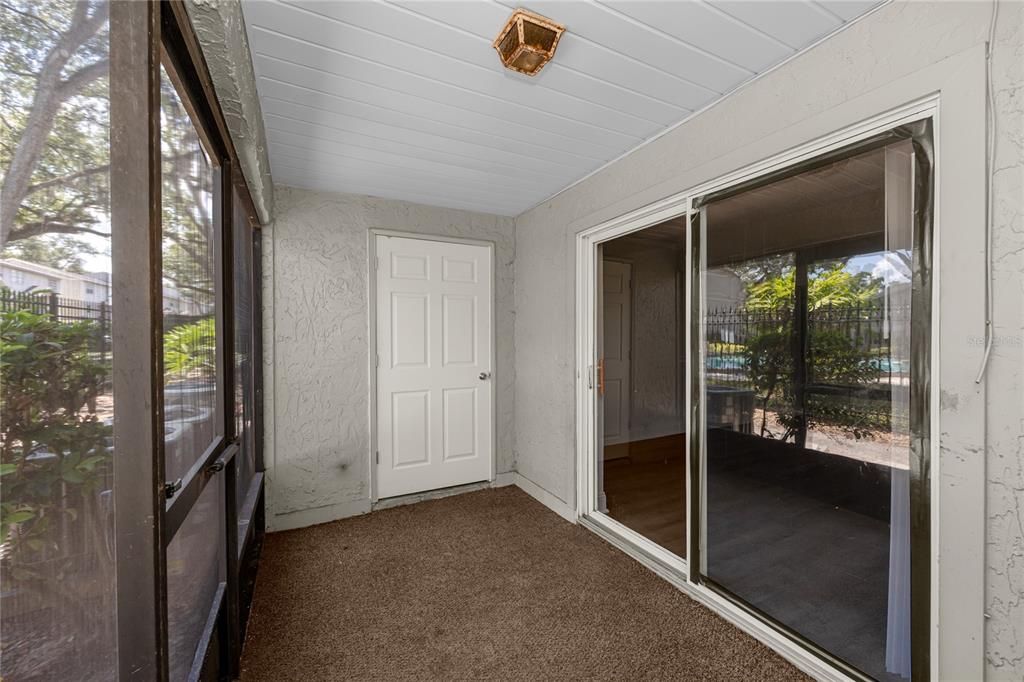 For Sale: $145,000 (2 beds, 2 baths, 1060 Square Feet)