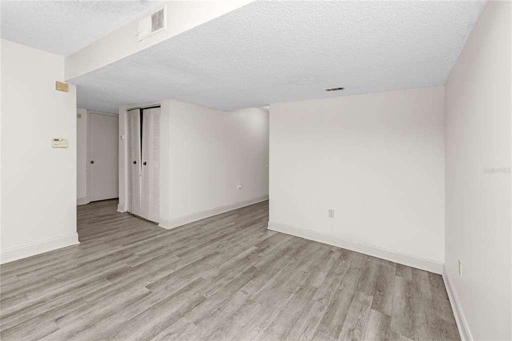 For Sale: $145,000 (2 beds, 2 baths, 1060 Square Feet)