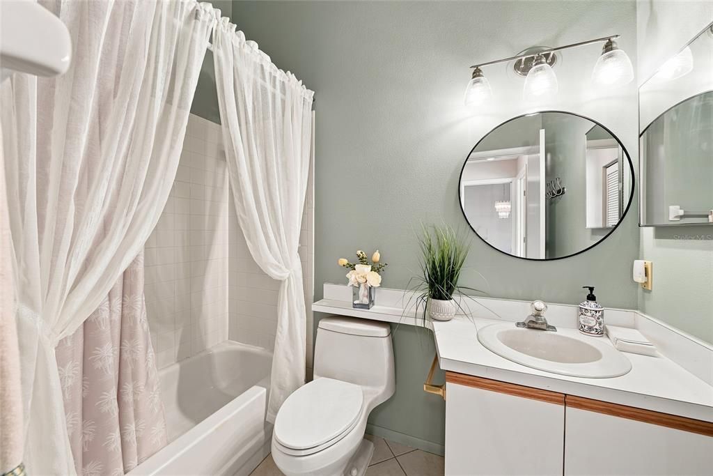 For Sale: $295,000 (2 beds, 2 baths, 1064 Square Feet)