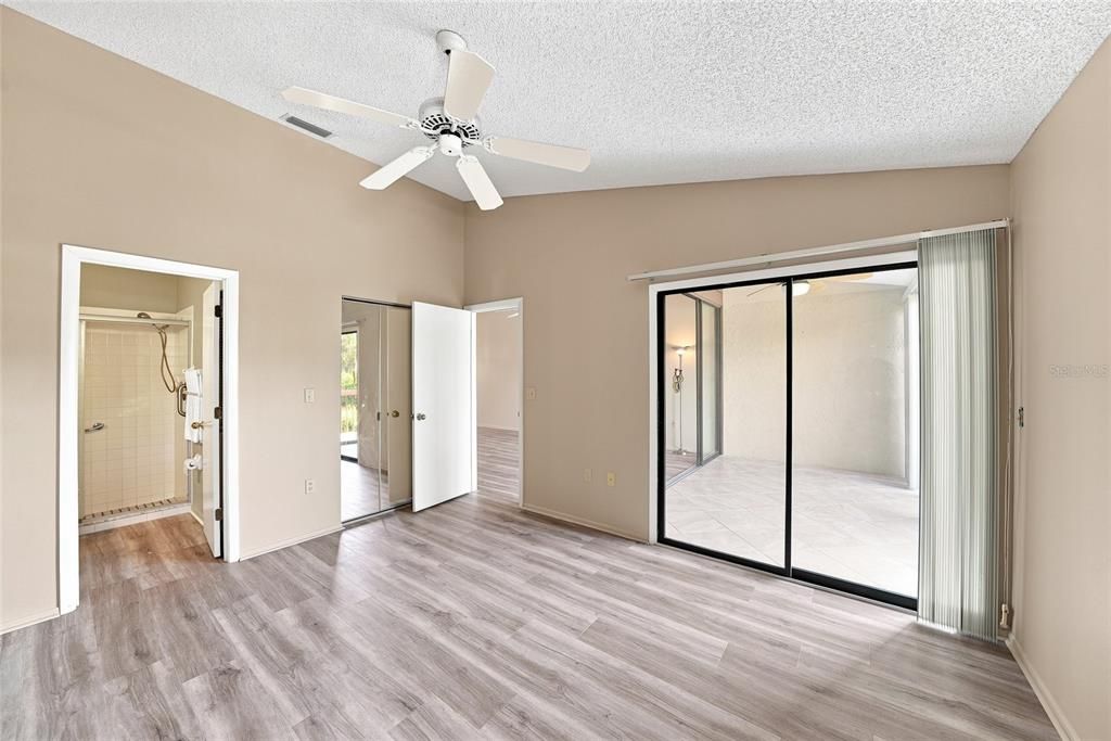 For Sale: $295,000 (2 beds, 2 baths, 1064 Square Feet)