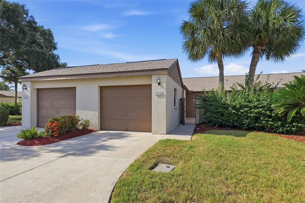 For Sale: $295,000 (2 beds, 2 baths, 1064 Square Feet)