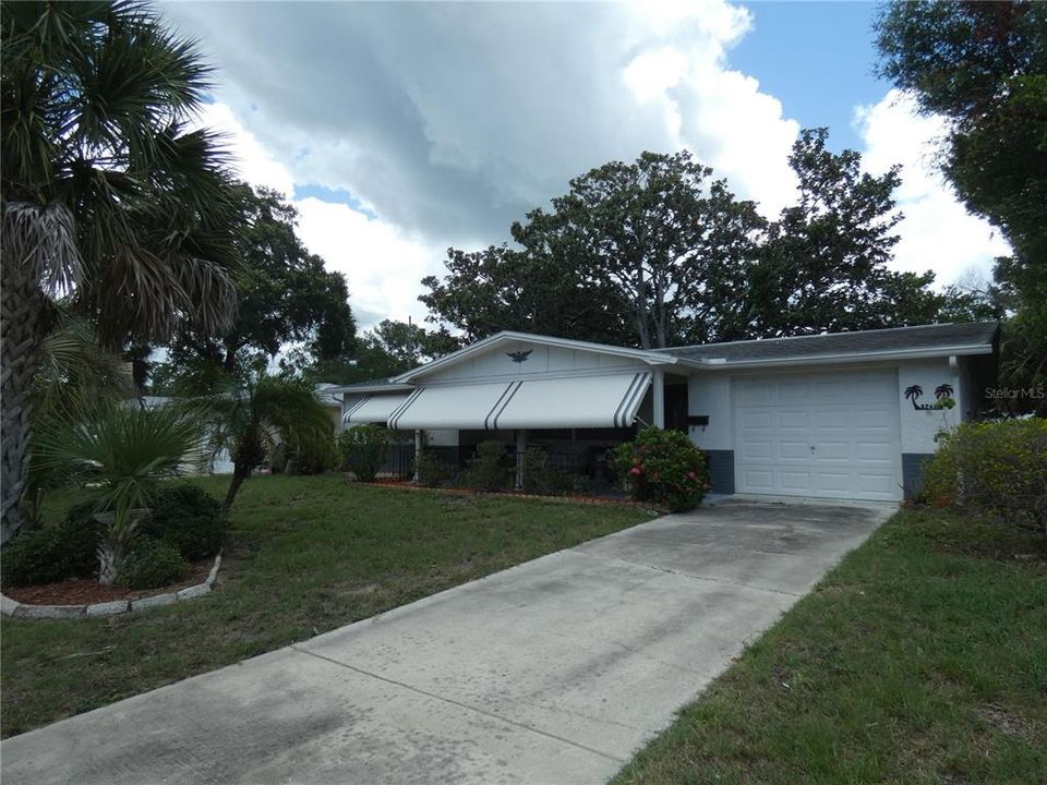 For Sale: $229,900 (2 beds, 1 baths, 1128 Square Feet)