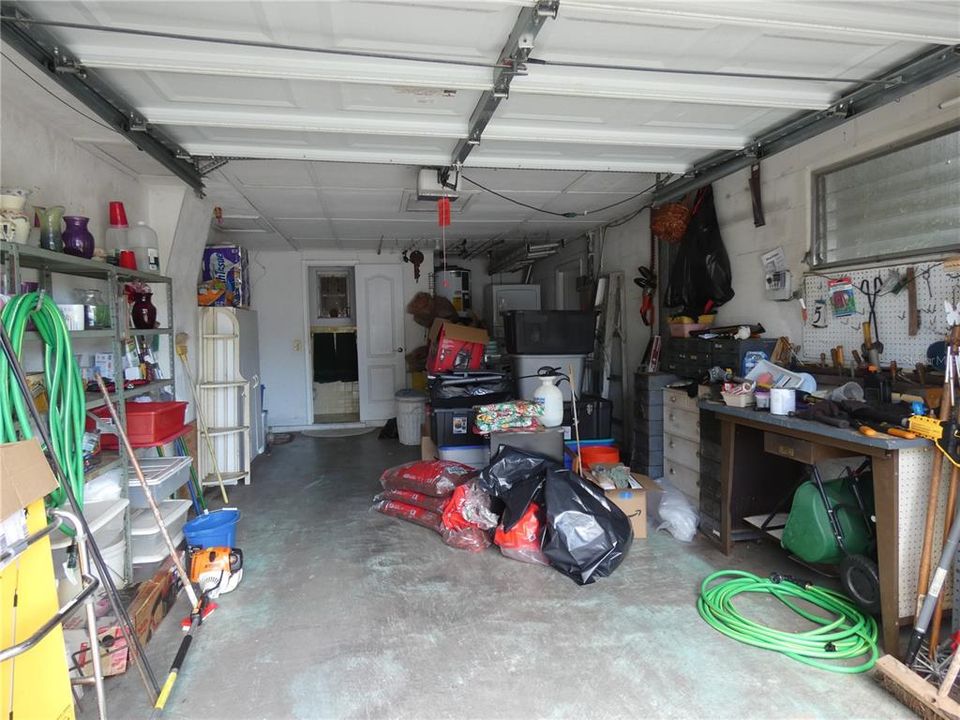 For Sale: $229,900 (2 beds, 1 baths, 1128 Square Feet)