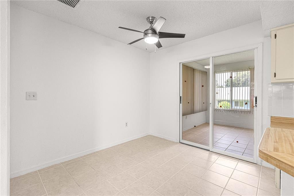 En Venta: $181,500 (2 camas, 2 baños, 1180 Pies cuadrados)
