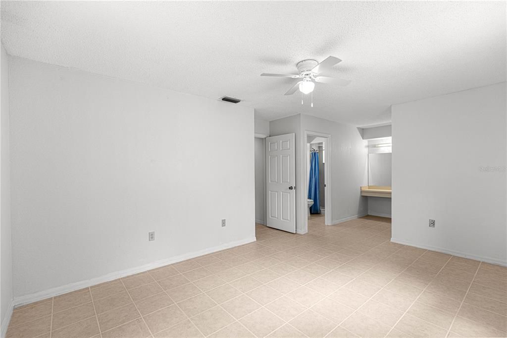 En Venta: $181,500 (2 camas, 2 baños, 1180 Pies cuadrados)