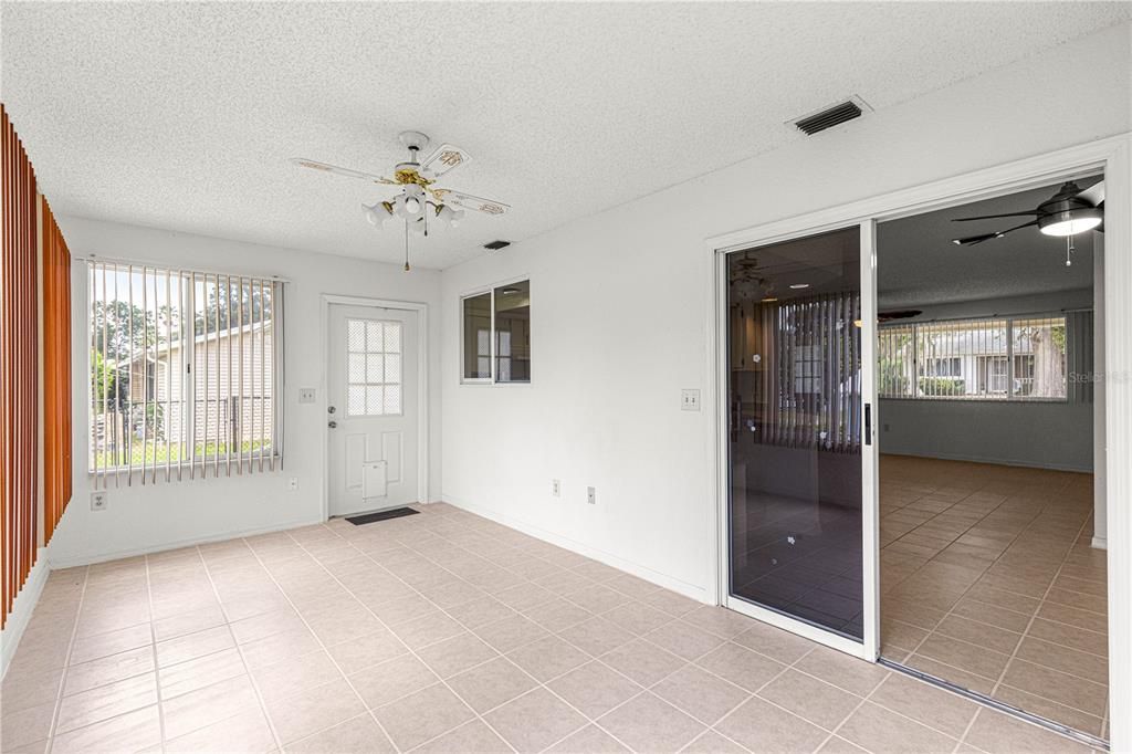 En Venta: $181,500 (2 camas, 2 baños, 1180 Pies cuadrados)