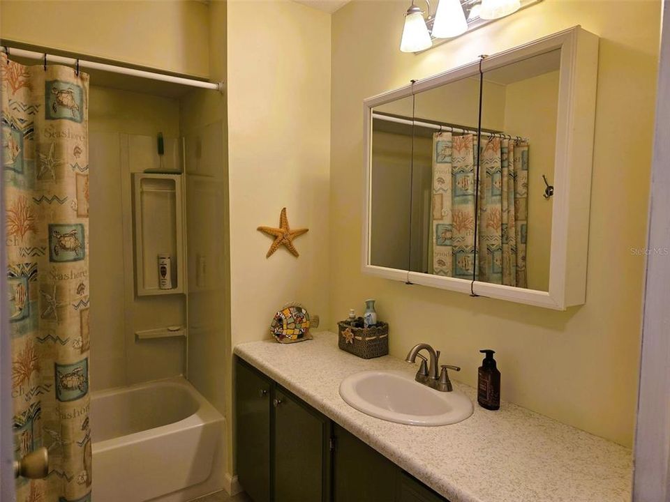 En Venta: $145,900 (2 camas, 2 baños, 1056 Pies cuadrados)